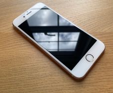 Apple iPhone 6S (Rose Gold)
