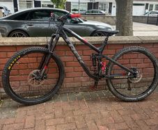 Full suspension mountain bike