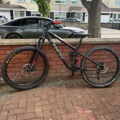 Full suspension mountain bike