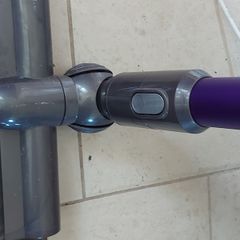 DYSON V6 Animal Vacuum Cleaner in excellent Condition
