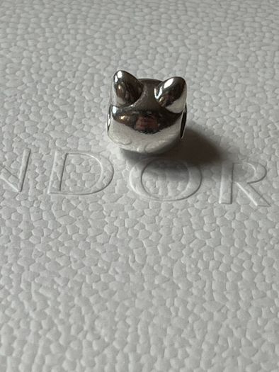 Pandora Cats head charm
