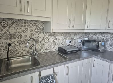 Art Deco Black and Cream Wall Tiles