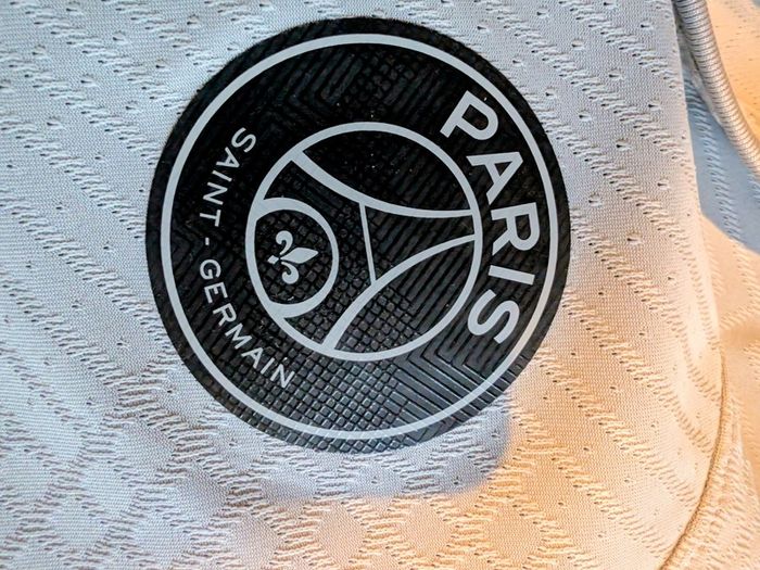 PSG Paris Saint-Germain 2022/23 Jordan Away Authentic Jersey DJ7648-078
