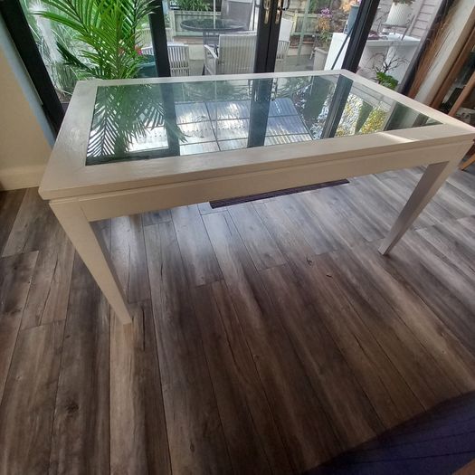 Kitchen table
