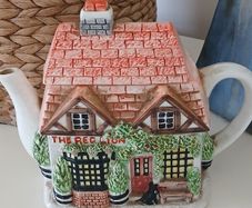 Annie Rowe Red Lion Teapot
