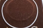 18 ct gold pearl set