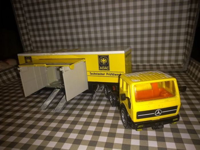 Model Truck