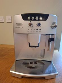 Delonghi ESAM04.110.S Magnifica 15 Bar Bean to Cup Espresso/ Cappuccino Machine