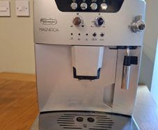 Delonghi ESAM04.110.S Magnifica 15 Bar Bean to Cup Espresso/ Cappuccino Machine