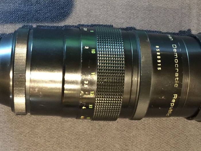 Vintage lens Pentacon 200 mm, f.4. Bokeh monster.