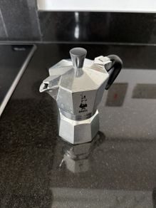 Bialetti 2 cup coffee moka pot