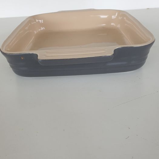 Le Creuset square stoneware baking dish