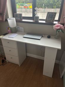 white Desk