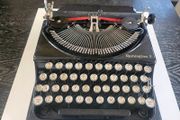 Vintage Typewriter Remington 2