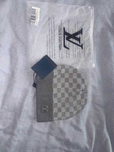 lv hat