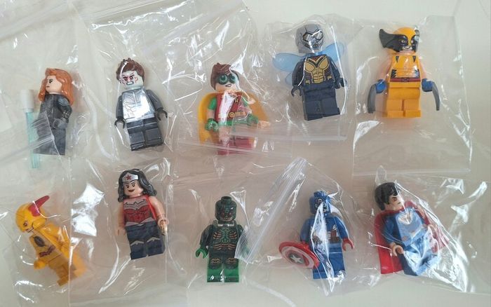 Lego Minifigures - Marvel & DC