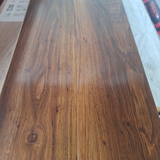 12mm Nebraska Calgury Oak Laminated Flooring supply&fit available