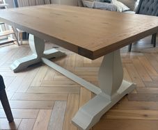 Solid Oak extendable dining table with Taupe legs