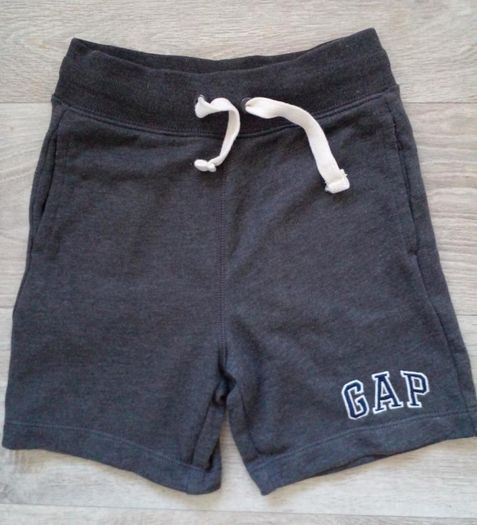 Kids GAP shorts size 4-5Y
