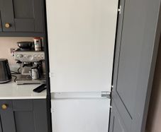 Whirlpool integrated fridge/ freezer