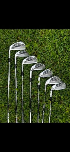 Taylormade rsi2 irons (left handed)