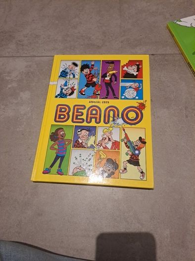 beano and dandy comic annuals and specials