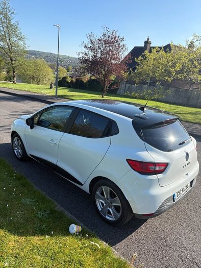 White Renault Clio