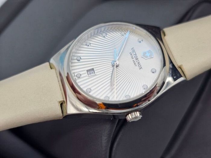 Swiss Made Victorinox Quartz Swiss Watch Lady's
