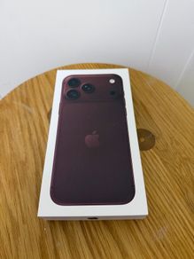 IPhone 18 Pro max 1tb burgundy