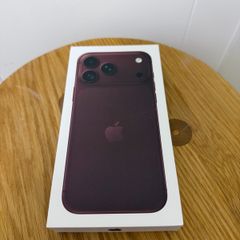 IPhone 18 Pro max 1tb burgundy