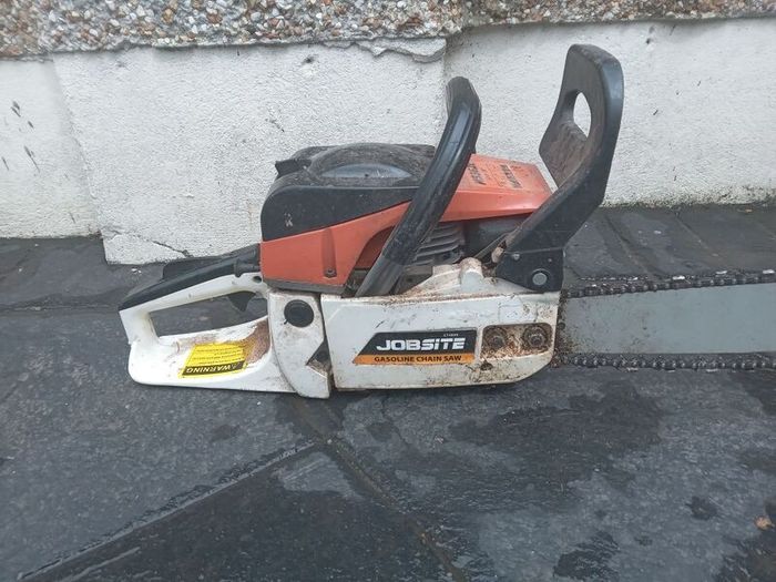 Jobsite chainsaw