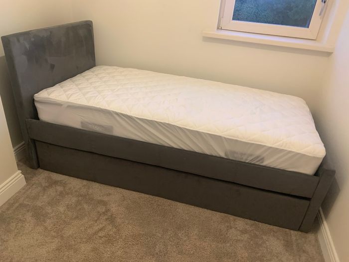 Single Bed with Trundle