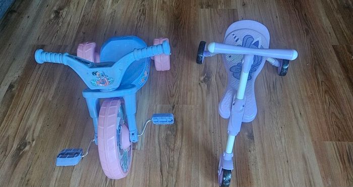 2 x trikes