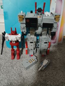 Transformer G1. Metroplex (ko)