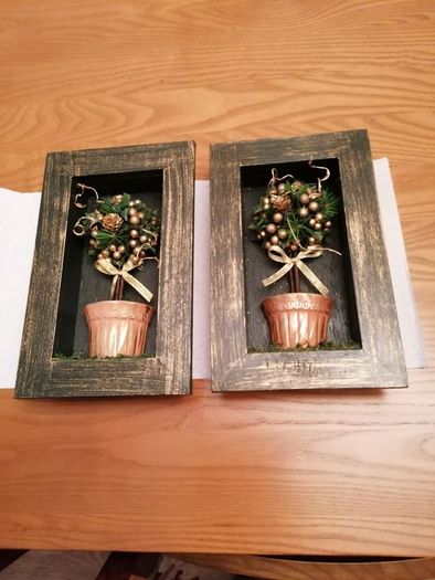 Decorative Wall Plaques Pair