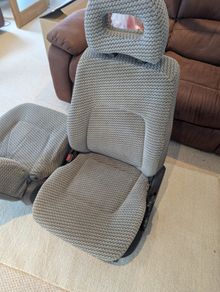 Mitsubishi Pajero Mk2 Front Seats