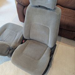 Mitsubishi Pajero Mk2 Front Seats