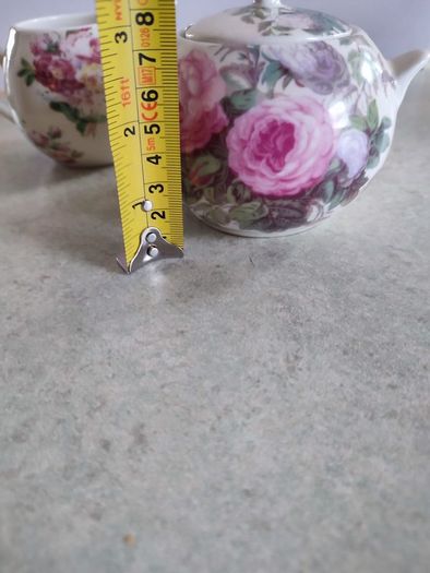 Rare find  Maxwell & Williams - Chintz, Rose Bud lidded sugar and creamer