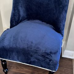Armless chair