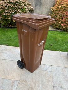 bin wheelie free. Great condition