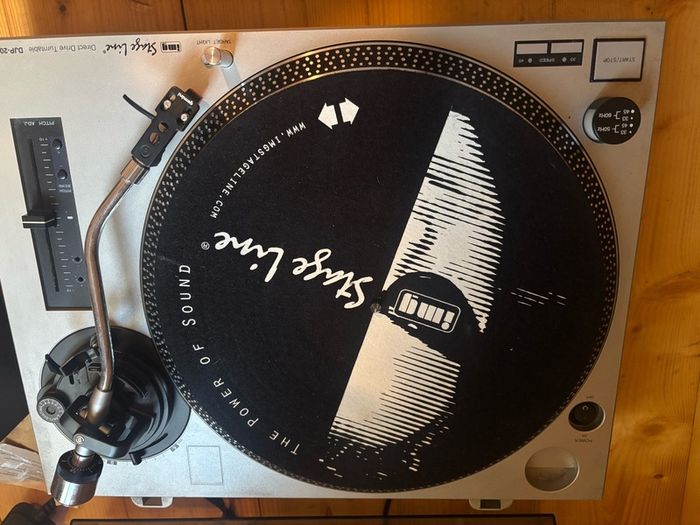 Turntables with mixer