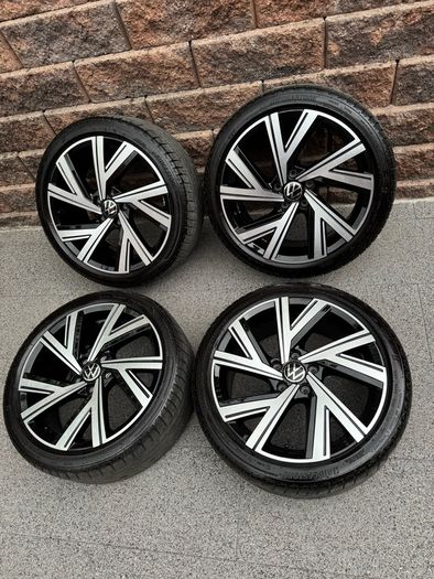 Genuine 18in VW Golf Mk8 R Line alloys - 5x112