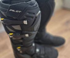 Motorbike boots