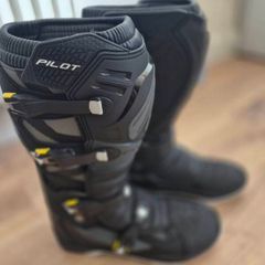Motorbike boots
