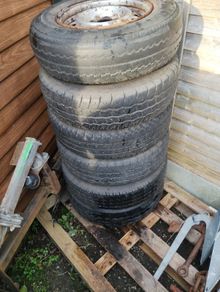 Wheels off Nissan Vannett Cargo Van