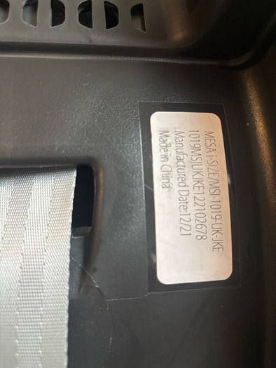 Uppababy Mesa isize Car seat plus base and rain cover