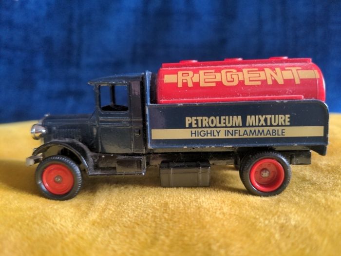 Days Gone Regent Petroleum Mixture Diecast Model