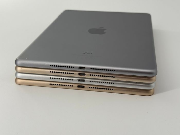 iPad 5th 32GB 9.7"