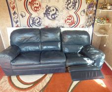 sofa Free to collect.