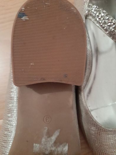 Girl's shoes